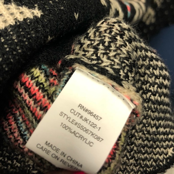 EYESHADOW Tribal Print Sweater - Picture 4 of 6